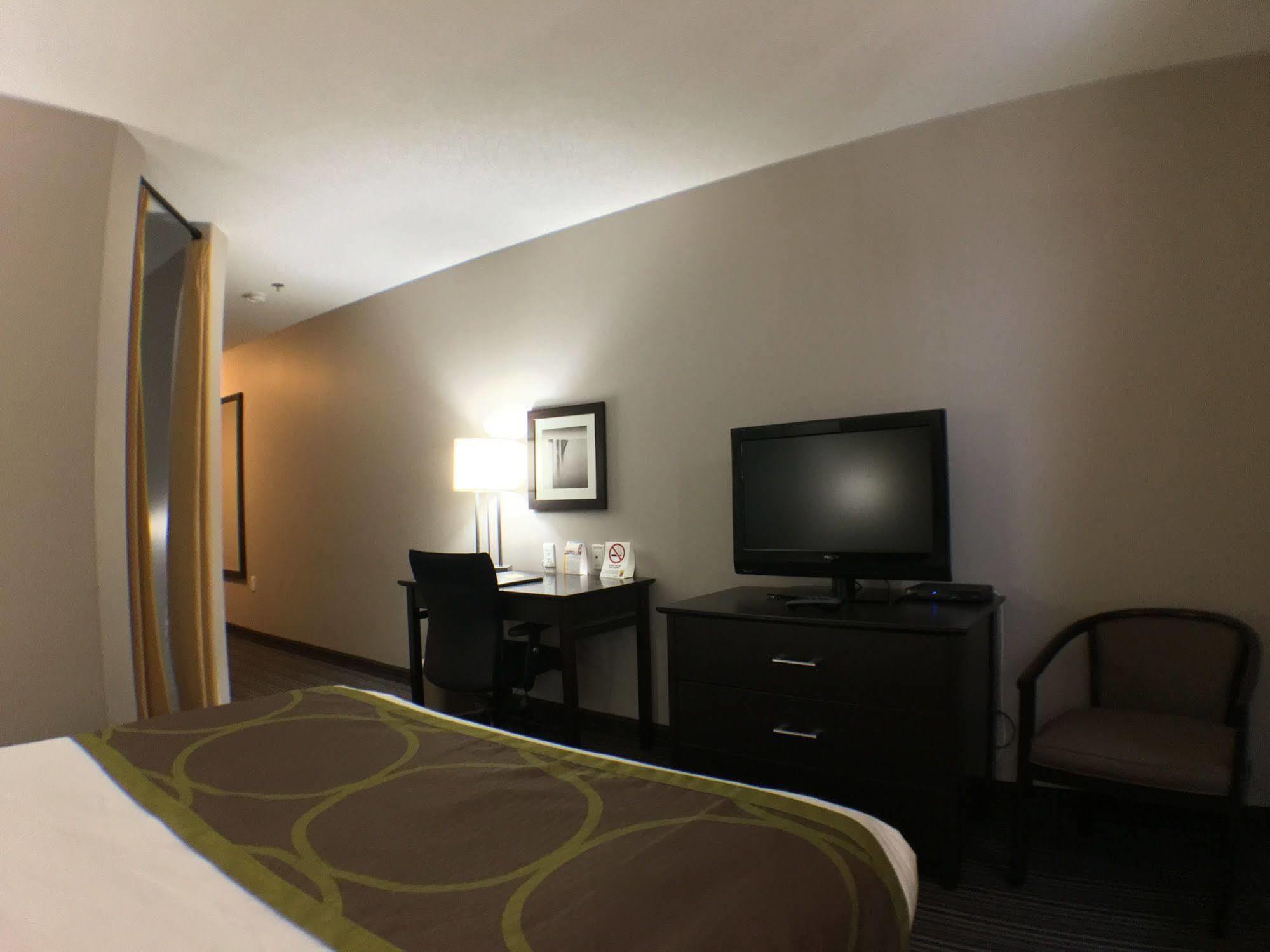 Super 8 By Wyndham Kapuskasing Hotel Exterior foto