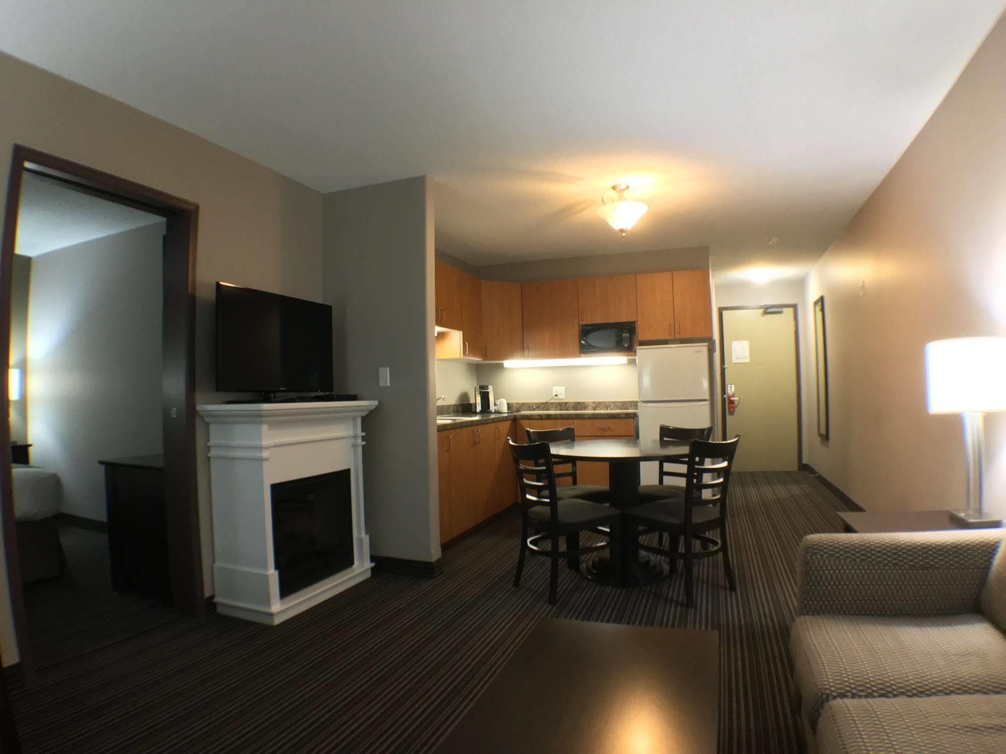 Super 8 By Wyndham Kapuskasing Hotel Exterior foto